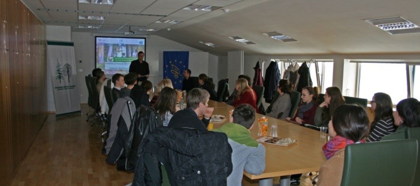 S podelitvijo priznanj zaključek projekta »Mladi v evropskih gozdovih« za leto 2012